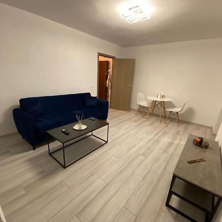 Black& White Apartment Braşov Eksteriør bilde