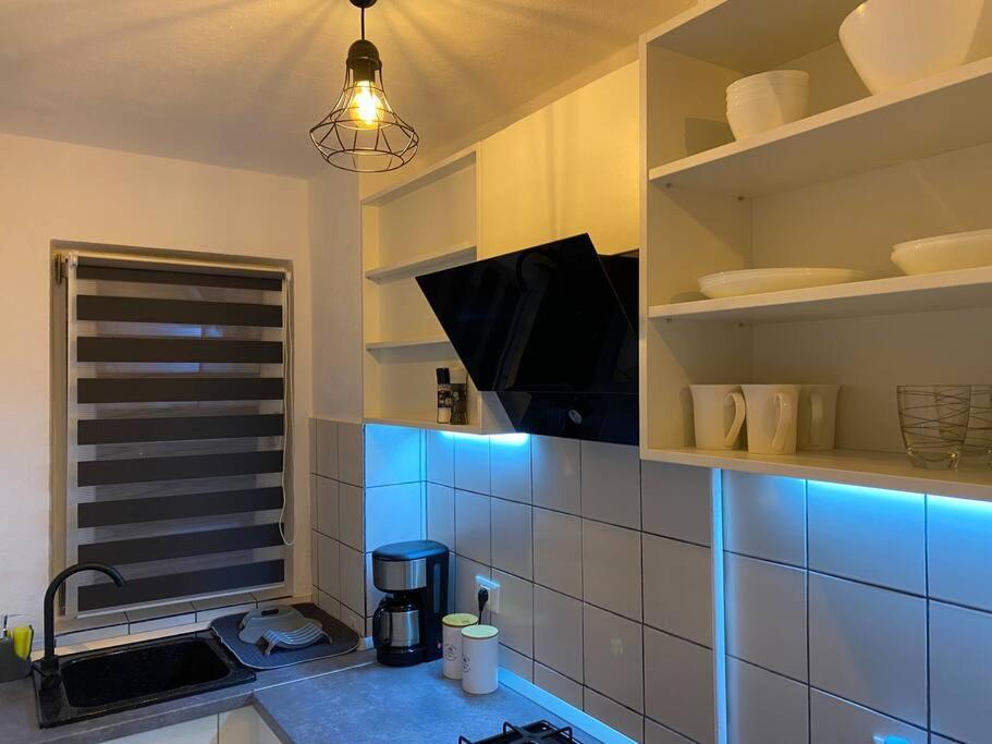 Black& White Apartment Braşov Eksteriør bilde